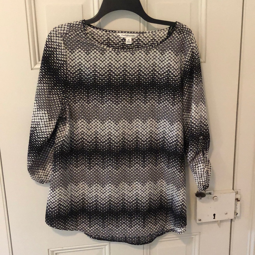 100% Light Polyester Black & White 3/4 Sleeve Top
